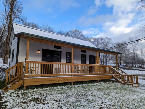 Lake View Tiny Homes - Pontoon and/or Slip Available