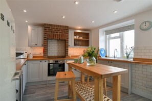 Cottage | Private kitchen | Fridge, microwave, dishwasher, cookware/dishes/utensils - 17 Mill Green (Lyme Regis)