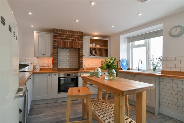 Cottage | Cuisine privée | Réfrigérateur, lave-vaisselle