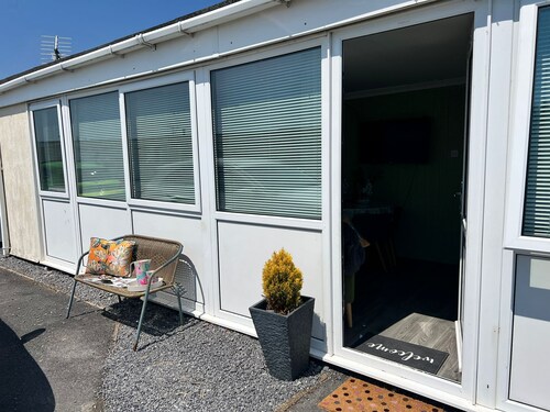 Chalet Ty Lilli Wen -Sleep 6- Pet friendly