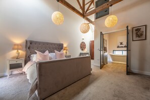 1 غرفة نوم ومكواة/لوح كي وسرير سفر وخدمة الإنترنت