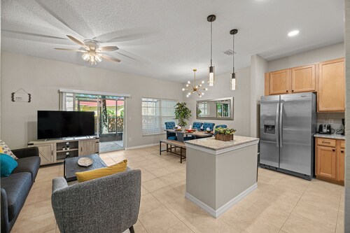 Gorgeous Newly Renovated Villa Nr Disney Sleeps 10