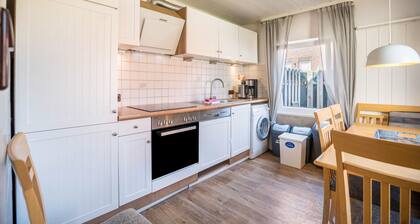 Maison de vacances "Seehaus Juist" prĂšs de la plage avec vue sur la mer, Wi-Fi et terrasse.