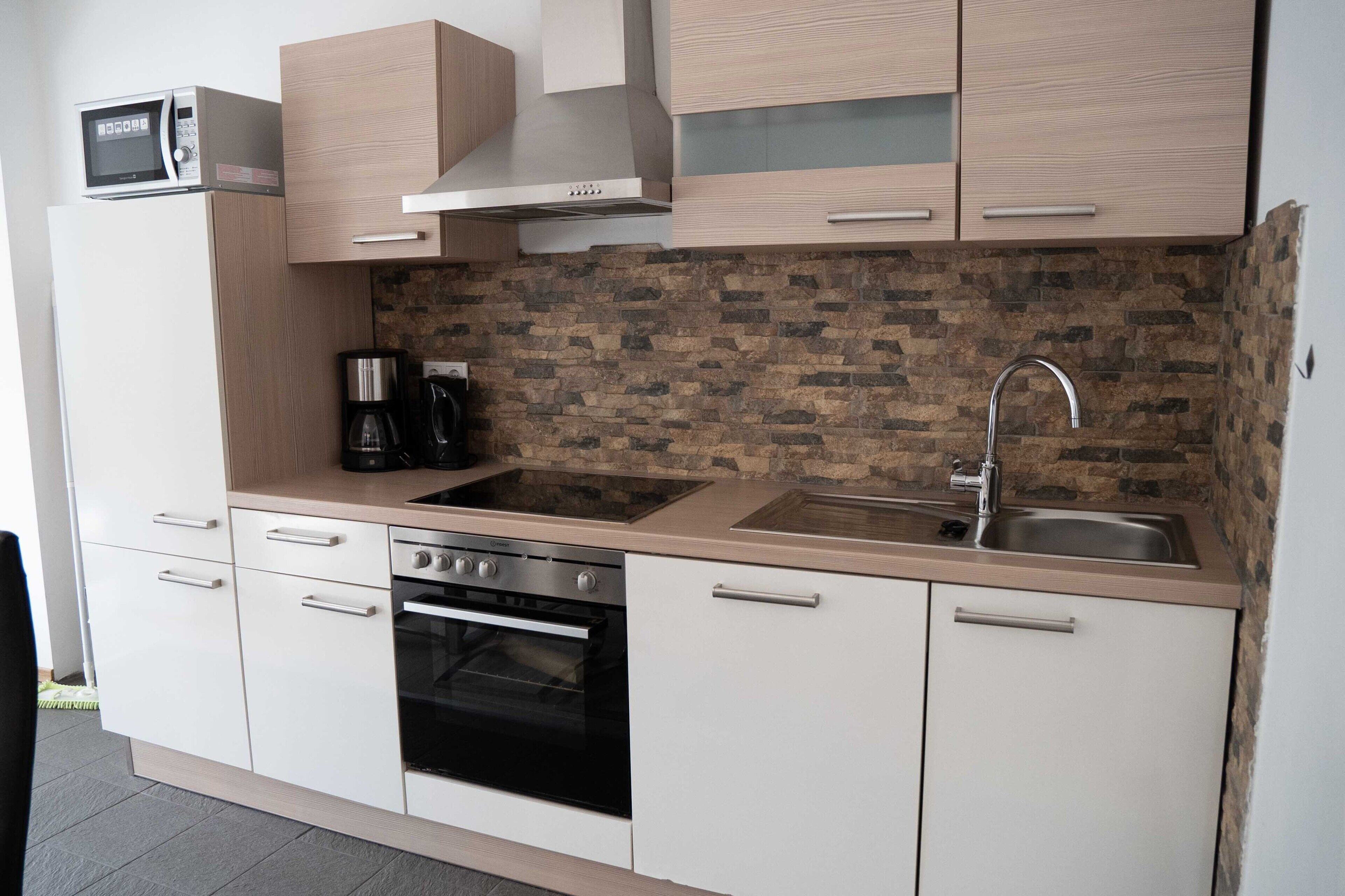 Kühlschrank, Ofen, Herdplatte, Geschirrspüler