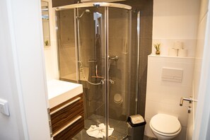 Ducha, secador de pelo, toallas