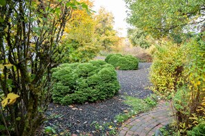 Property grounds - 'Villa Nordhang - Apartment 2' with Mountain View, Terrace & Wi-Fi (Winterberg)