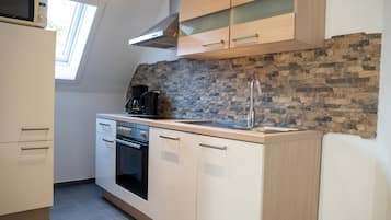 Geladeira, fogão, cooktop, lava-louças