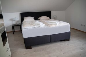 1 bedroom, free WiFi, bed sheets