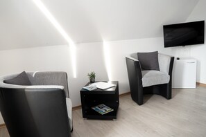 Interior - 'Villa Nordhang - Apartment 11' with Mountain View, Balcony & Wi-Fi (Winterberg)