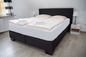 2 bedrooms, free WiFi, bed sheets