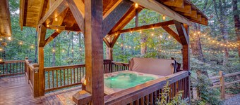 ❤ SALE ❤ Private Couples Nature Retreat, Fire Pit, Hot Tub, Screened Porch Swing