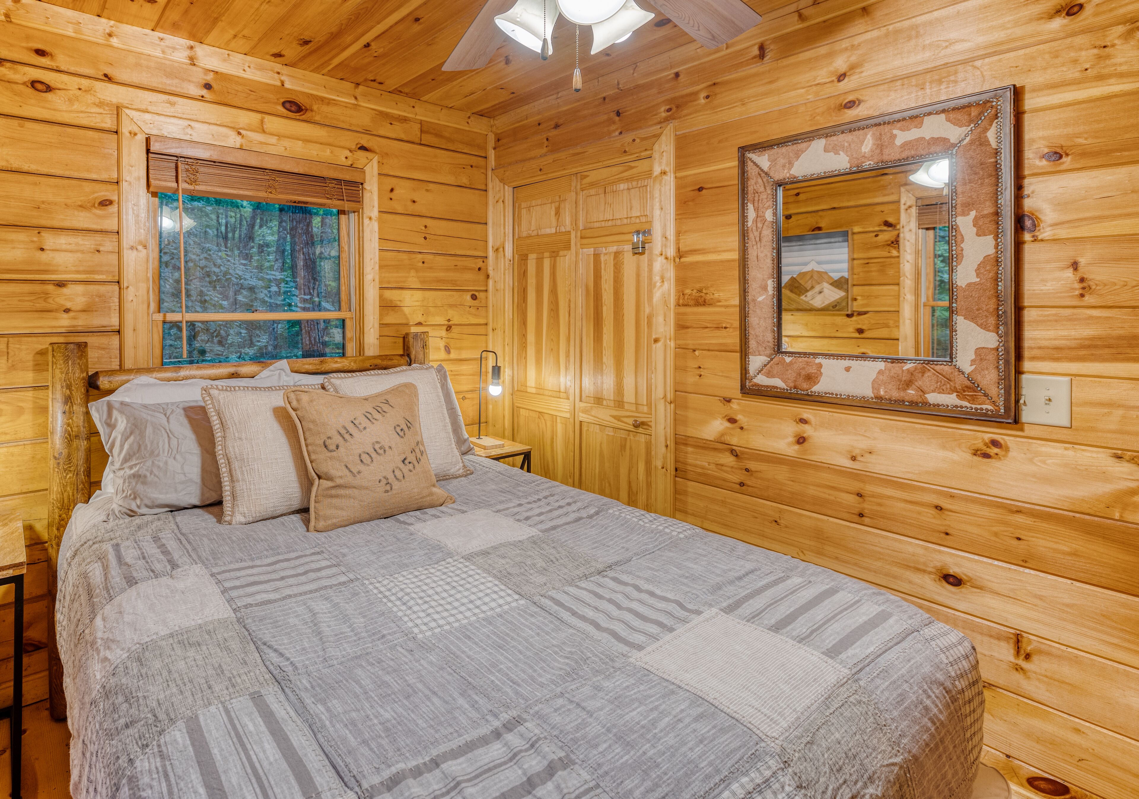 2 camere, una scrivania, ferro/asse da stiro, Wi-Fi gratuito