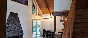 Mt cabin in private community close to Mt Baker