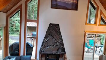 Télévision, cheminée, vidéothÚque, chaßne hi-fi