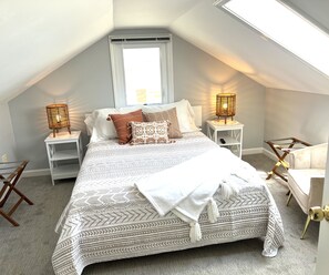 3 makuuhuonetta, työpöytä, silitysrauta/-lauta, ilmainen Wi-Fi