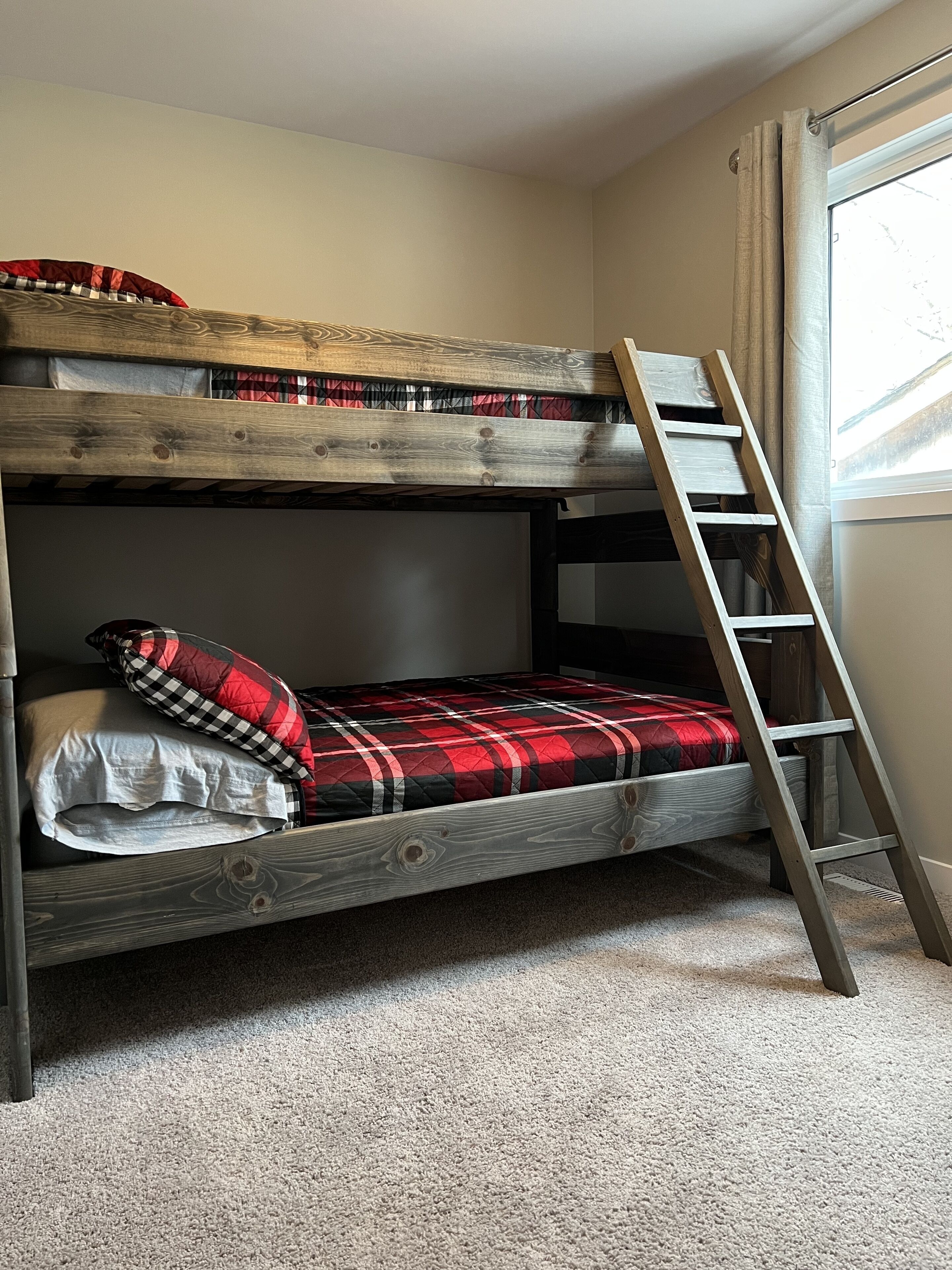 3 chambres, fer et planche à repasser, Wi-Fi gratuit, draps fournis