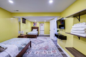 2 Schlafzimmer, Schreibtisch, Bügeleisen/Bügelbrett, WLAN