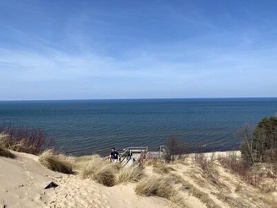 Spacious Home w/ King Bed close to Beaches, Lake Macatawa, Holland, & Saugatuck