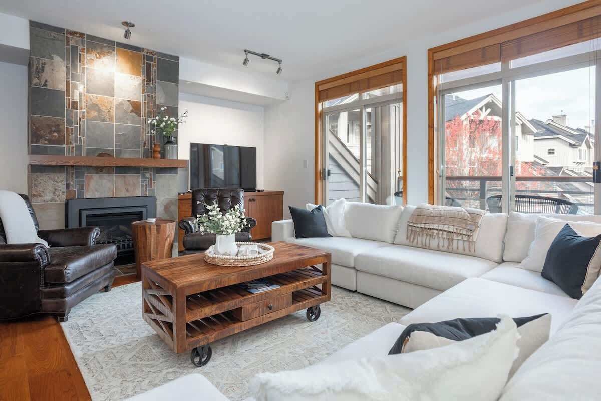 Smart TV, fireplace, offices
