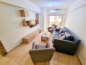 Living area - Sunbay City Rooms (Larnaca)