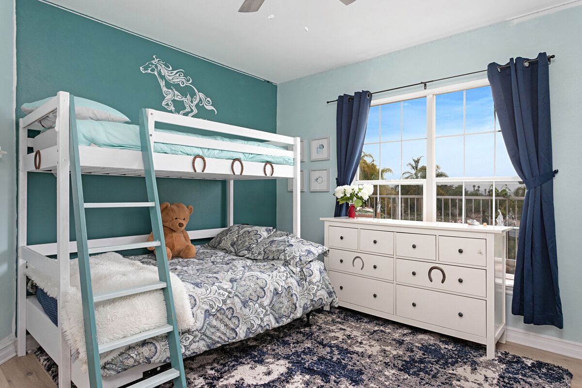 4 室のベッドルーム、アイロン / アイロン台、旅行用ベビーベッド、WiFi (無料)