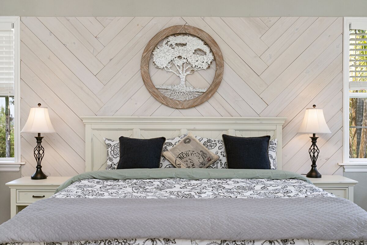 4 bedrooms, iron/ironing board, travel crib, free WiFi