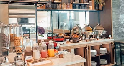 FOX Lite Hotel Grogol Jakarta