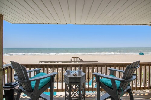 Amazing 4 BR Oceanfront Home w Pool. Dog Friendly, Spectacular Views