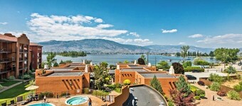 Lakeshore Villas Resort - Three Bedroom Lakefront Condo 