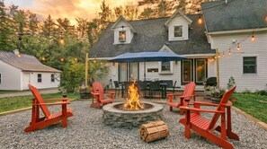 Outdoor dining - Trails, Kids Loft, Firepit, and Walk to the Village (Conway)