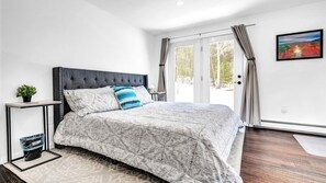 4 Schlafzimmer, Schreibtisch, Bügeleisen/Bügelbrett, kostenloses WLAN