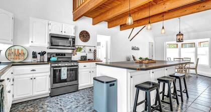 Private & Spacious 4BR - Firepit Area, AC, Games, Kids Loft, and Next to Trails!