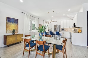 Dining - Your Private 3/3 Rooftop Retreat Dwntn Kingbed (Tampa)