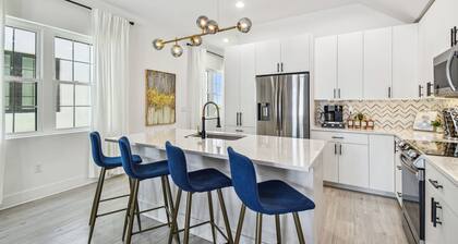 Your Private 3/3 Rooftop Retreat Dwntn Kingbed