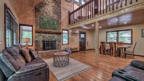 TV, fireplace, video games - The Edison - Hot Tub | Shuffleboard | Arcade Game | Firepit (Blue Ridge)