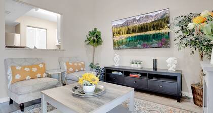 Cozy spacious 2 bedrooms 2 bathrooms near beach