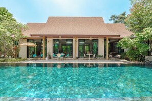 2 outdoor pools - Coco Paradiso Phuket Hotel (Chalong)