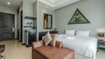 Standard Room | In-room safe, desk, blackout drapes, free WiFi