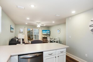 House, 2 Queen Beds (Barrier Dunes 250  Sea Side Oasis) | Interior - Barrier Dunes 250 - 110 Sea Side Oasis (Port St. Joe)