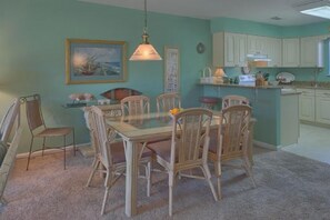 Dining - Barrier Dunes 495 - 34 by Pristine Properties (Port St. Joe)
