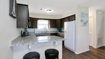 House, Multiple Beds (Barrier Dunes 161 ) | Private kitchen