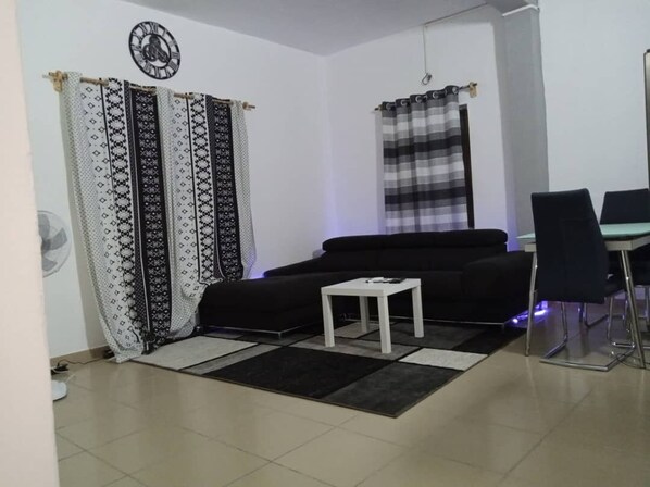 TV - Chic furnished apartment in Tokoin Casablanca (Lomé)