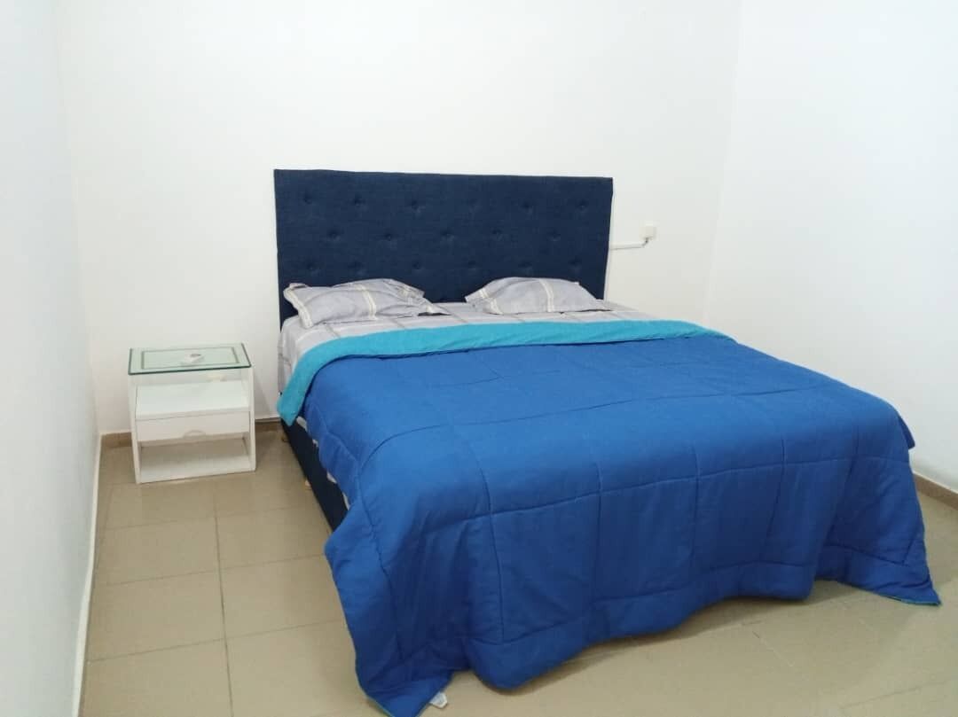 1 soverom, strykejern/-brett, wi-fi (inkludert) og sengetøy