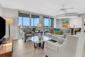 Unclassified image, 2 of 50, button - Beautiful, Remodeled, Gullwing Beach Resort Condo! Heated Pool & Over $150 of Free Daily Activities! (Fort Myers Beach)