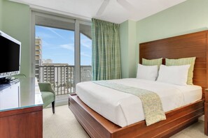3 bedrooms, iron/ironing board, free WiFi, bed sheets - Beautiful, Remodeled, Gullwing Beach Resort Condo! Heated Pool & Over $150 of Free Daily Activities! (Fort Myers Beach)