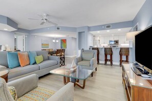 Unclassified image, 3 of 50, button - Beautiful, Remodeled, Gullwing Beach Resort Condo! Heated Pool & Over $150 of Free Daily Activities! (Fort Myers Beach)