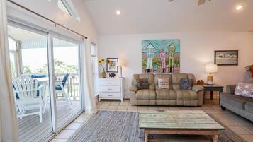 House, Multiple Beds (2TheBeach) | Living area