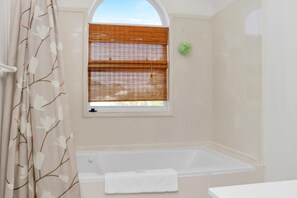 House, Multiple Beds (Gulfside GEM) | Bathroom | Towels