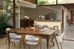 Standard Villa, 2 Bedrooms, Non Smoking, Pool View | Dining room