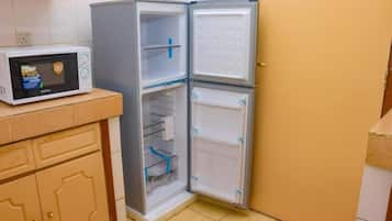 雪櫃、微波爐、爐具、多士爐
